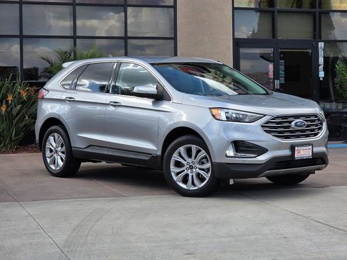 Used 2022 Ford Edge Titanium image 3