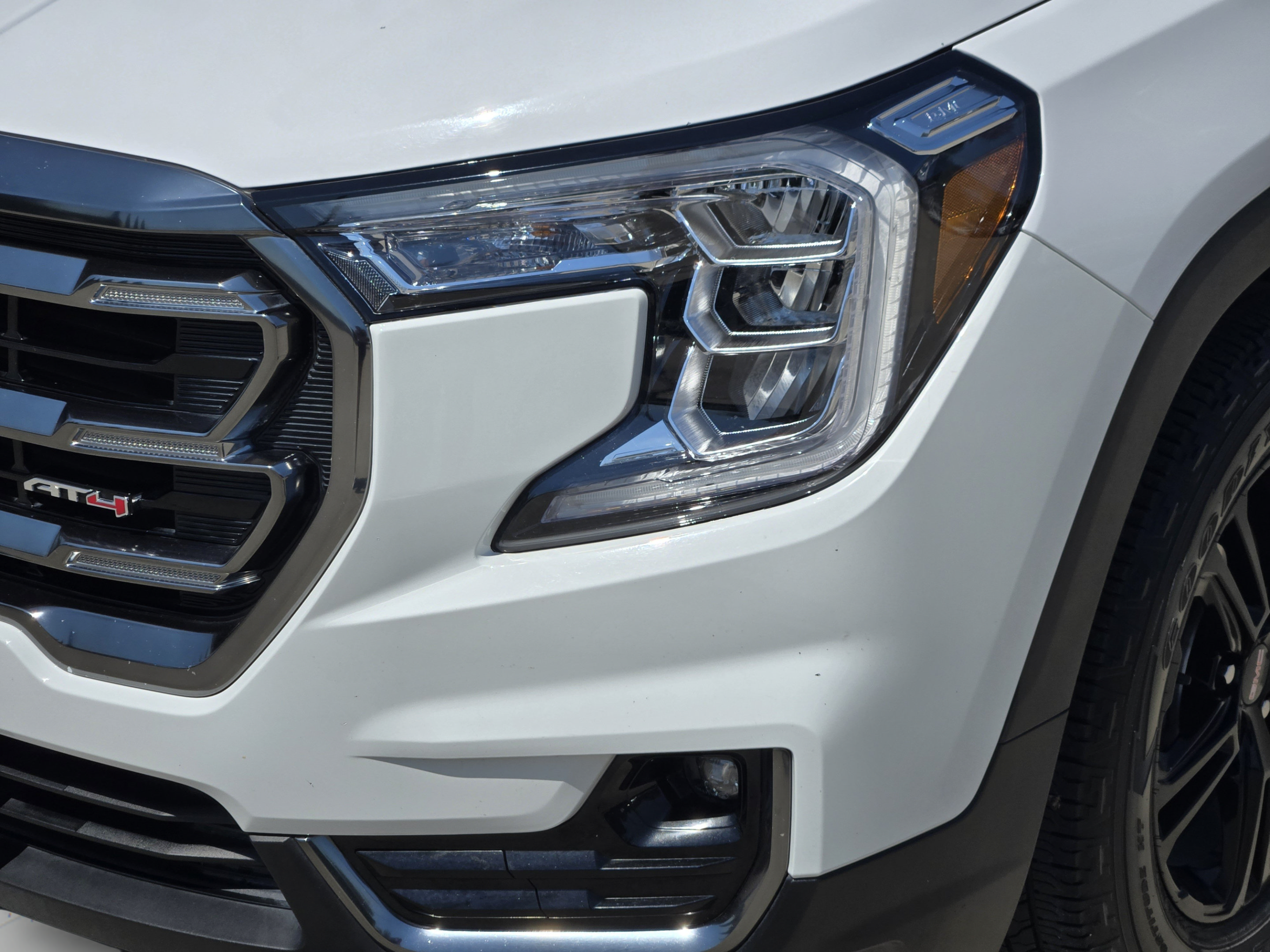 Used 2023 GMC Terrain AT4 AWD/4WD image 35