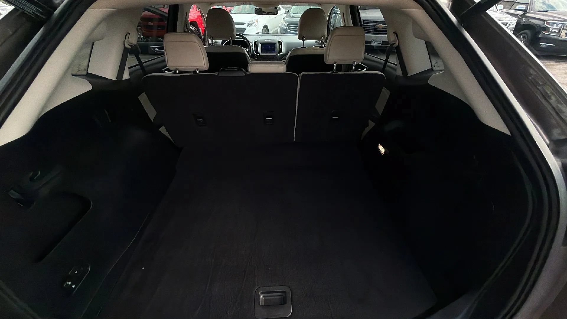 Used 2019 Ford Edge Titanium FWD image 37