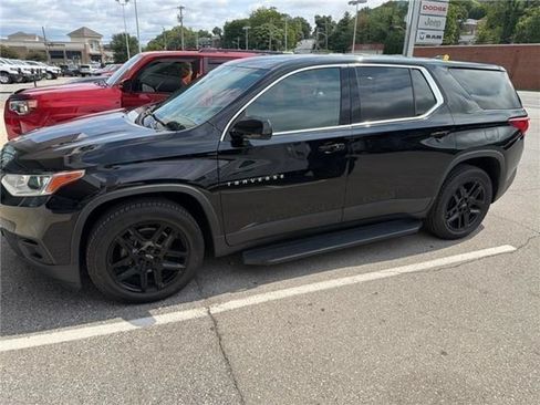 Used 2020 Chevrolet Traverse LS w/ LPO, Blackout Package AWD/4WD image 20