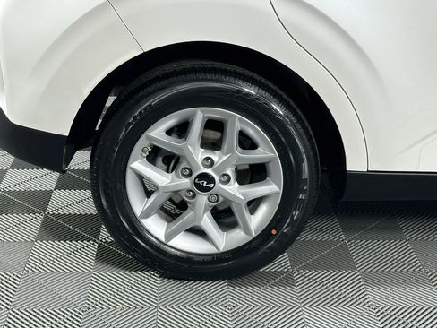 Used 2023 Kia Soul LX w/ LX Technology Package image 15
