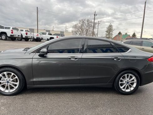 Used 2019 Ford Fusion SE FWD image 7