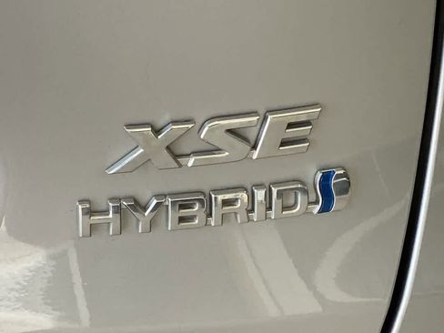 Used 2019 Toyota RAV4 XSE w/ XSE Weather Package AWD/4WD image 12