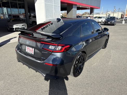 Used 2025 Honda Civic Sport image 4