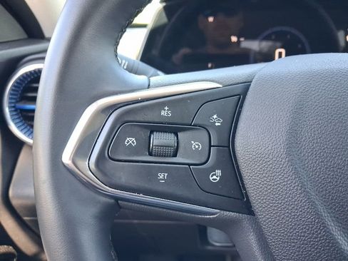 Used 2025 Chevrolet Trax LT w/ LT Convenience Package FWD image 22