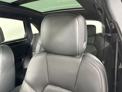 Certified 2023 Porsche Macan image 41