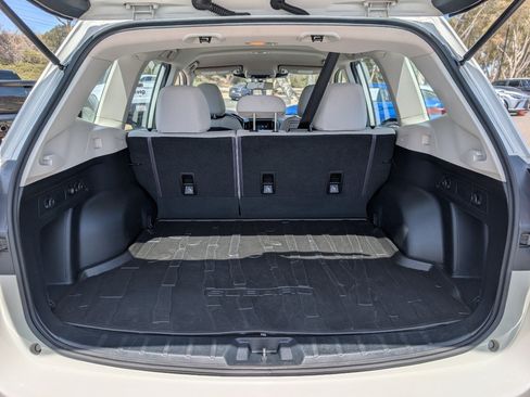 Used 2022 Subaru Forester AWD/4WD image 9