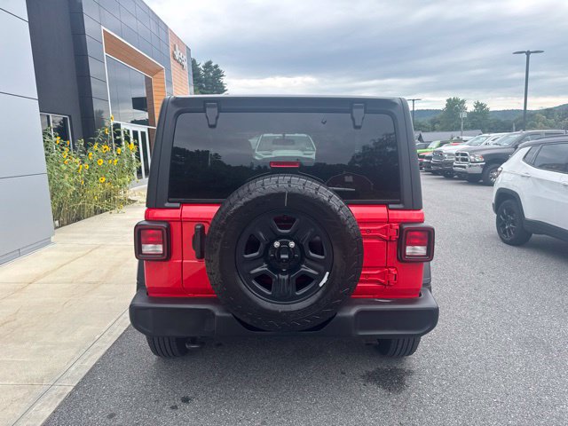 Used 2026 Jeep Wrangler Sport AWD/4WD image 6