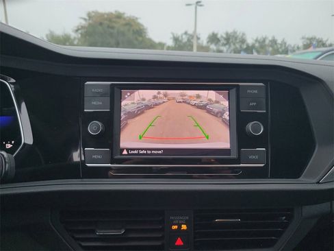 Used 2023 Volkswagen Jetta S image 23