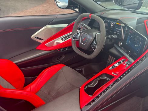 Used 2024 Chevrolet Corvette Stingray Preferred Conv w/ Z51 Performance Package RWD image 22