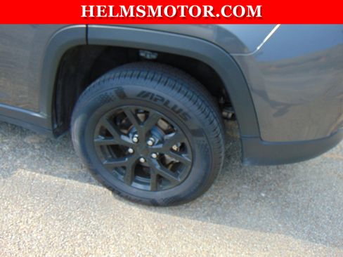 Certified 2024 Jeep Grand Cherokee Altitude RWD image 17