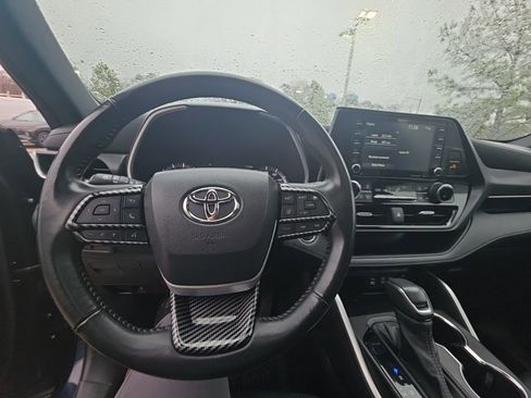 Used 2022 Toyota Highlander XSE image 13
