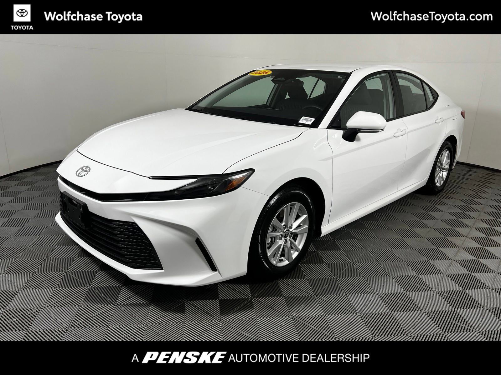 Used 2025 Toyota Camry LE FWD image 1