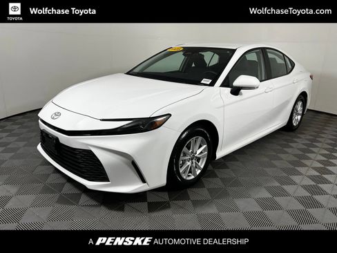 Used 2025 Toyota Camry LE FWD image 1