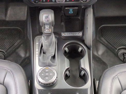 New 2025 Ford Bronco Badlands image 19