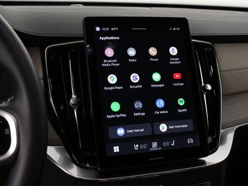 Certified 2025 Volvo XC90 B5 Core image 9