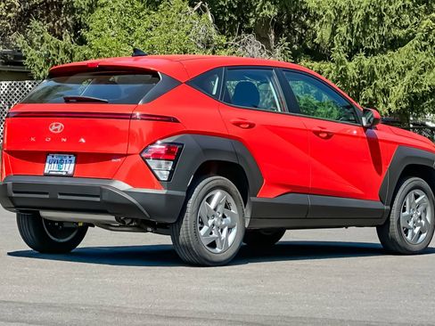 Used 2026 Hyundai Kona SE AWD/4WD image 4