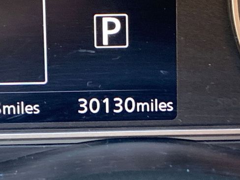 Used 2025 Nissan Versa SV image 9