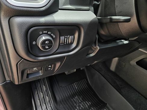 New 2026 RAM 1500 4x4 Crew Cab image 14