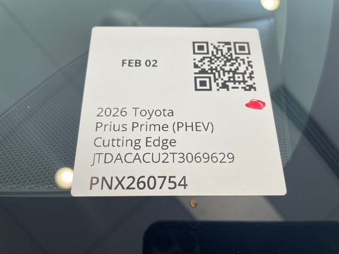 Certified 2026 Toyota Prius Plug-In Hybrid FWD image 25