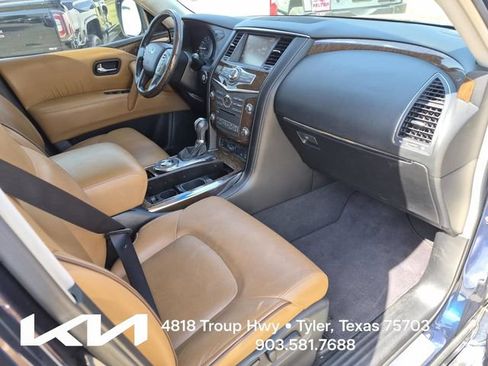Used 2017 INFINITI QX80 Signature Edition RWD image 11