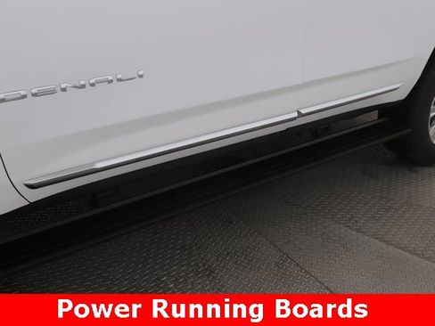 Used 2025 GMC Yukon Denali w/ Sun & Power Step Package image 16