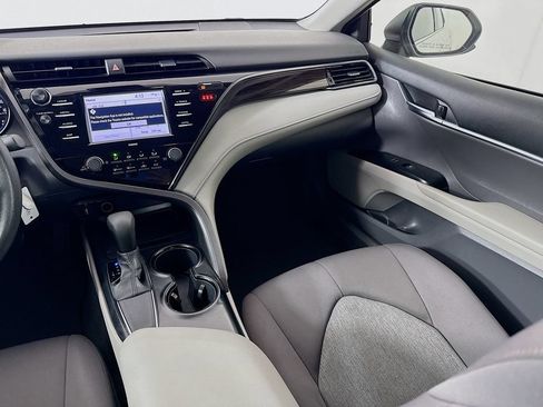 Used 2020 Toyota Camry LE FWD image 22