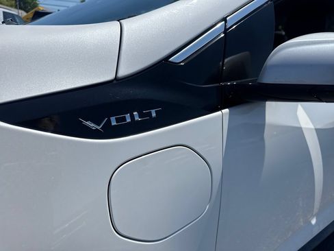Used 2017 Chevrolet Volt Premier w/ Driver Confidence Package FWD image 21