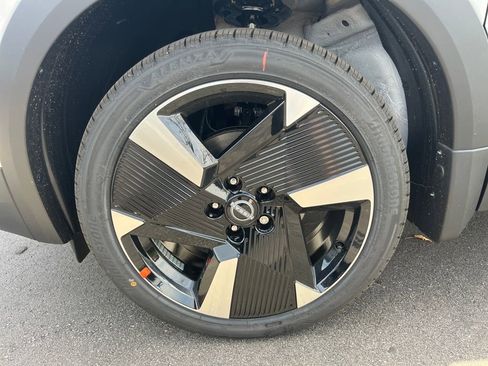 New 2026 Nissan Kicks SR w/ Cold Weather Package image 9