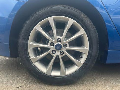 Used 2017 Ford Fusion SE image 24