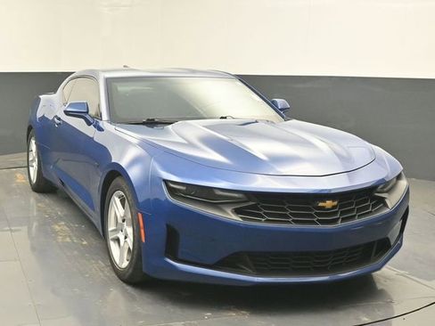Used 2021 Chevrolet Camaro LT w/ Technology Package RWD image 8