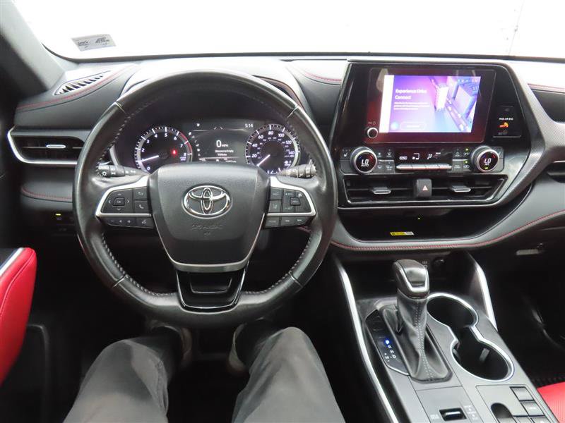 Used 2024 Toyota Highlander XSE FWD image 19