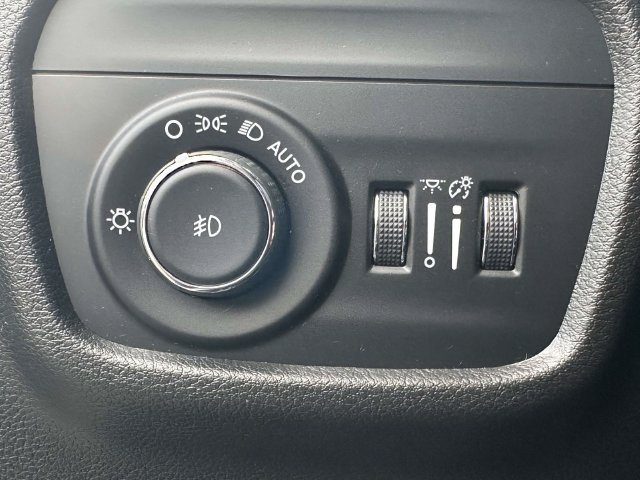 Used 2023 Jeep Grand Cherokee L Limited AWD/4WD image 27