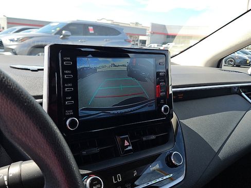 Used 2020 Toyota Corolla LE FWD image 16