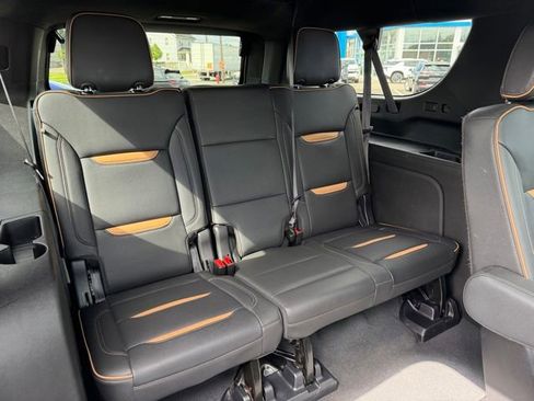 Used 2024 GMC Yukon XL AT4 w/ Technology Package AWD/4WD image 15