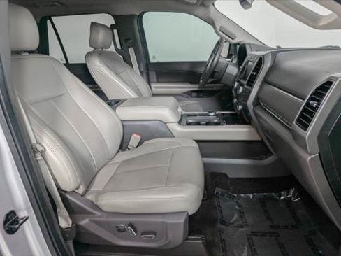 Used 2018 Ford Expedition Max XLT w/ Equipment Group 202A RWD image 26