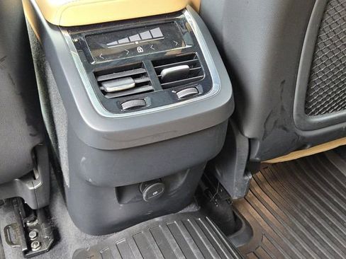 Used 2023 Volvo XC60 B5 Ultimate w/ Protection Package Premier FWD image 16