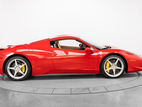 Used 2014 Ferrari 458 Spider RWD image 17