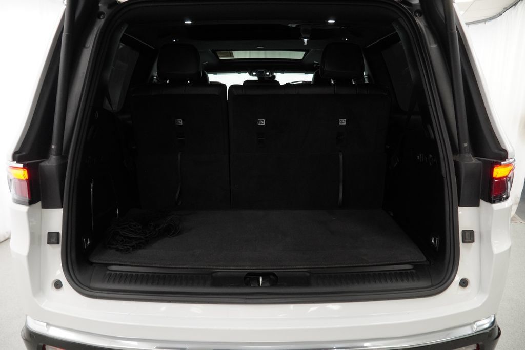 Used 2023 Jeep Wagoneer 4WD w/ Premium Group I image 38