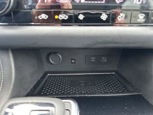 Used 2023 Nissan Pathfinder Platinum image 26