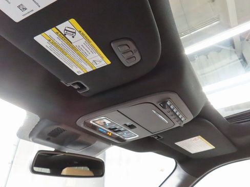 Used 2024 Ford F250 Lariat w/ Lariat Ultimate Package image 24