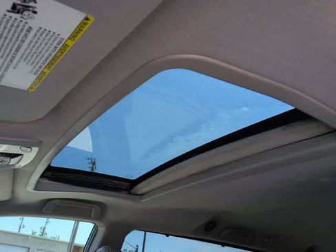 Used 2014 Toyota Sienna XLE FWD image 19