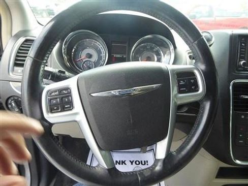 Used 2013 Chrysler Town & Country Touring w/ Trailer Tow Group image 13