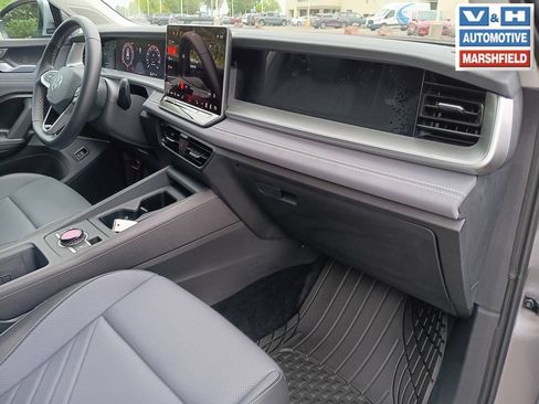 Used 2026 Volkswagen Tiguan SE AWD/4WD image 10