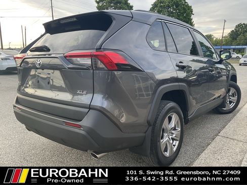 Used 2024 Toyota RAV4 XLE w/ Convenience Package image 5