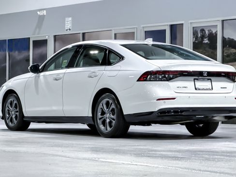 Used 2024 Honda Accord EX-L image 3