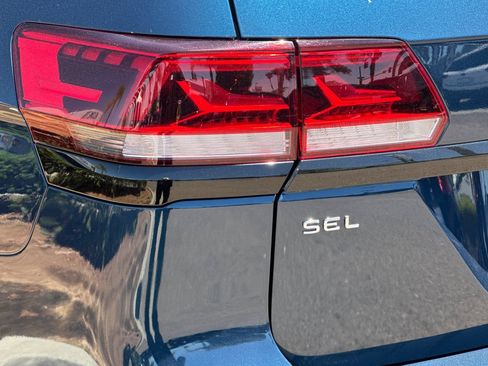 Used 2023 Volkswagen Atlas SEL R-Line AWD/4WD image 28