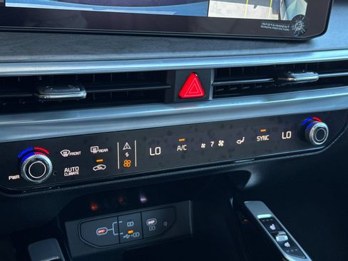 New 2026 Kia Sorento SX Prestige w/ Olive Brown Leather Package image 25