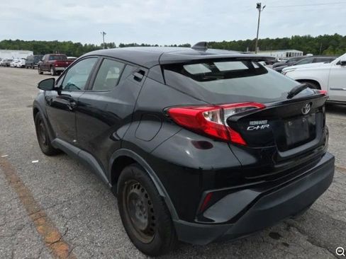 Used 2019 Toyota C-HR LE FWD image 2