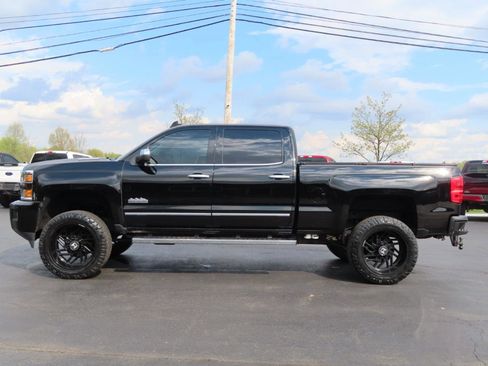 Used 2015 Chevrolet Silverado 2500 High Country w/ Duramax Plus Package image 3